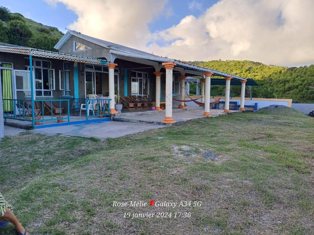 Вилла Chez Tonio Magic Ocean View Port South East Экстерьер фото