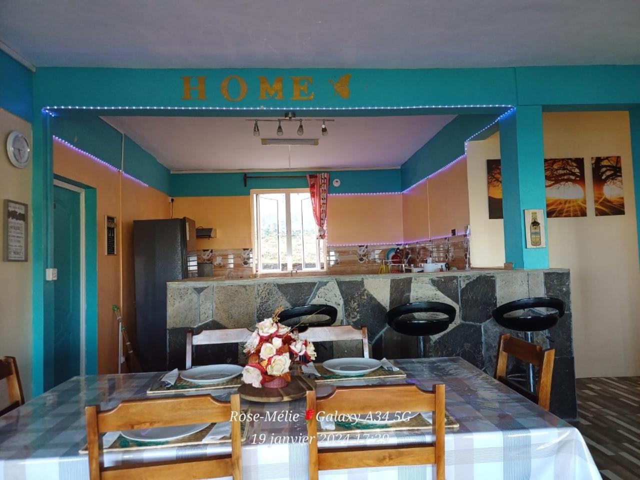 Вилла Chez Tonio Magic Ocean View Port South East Экстерьер фото