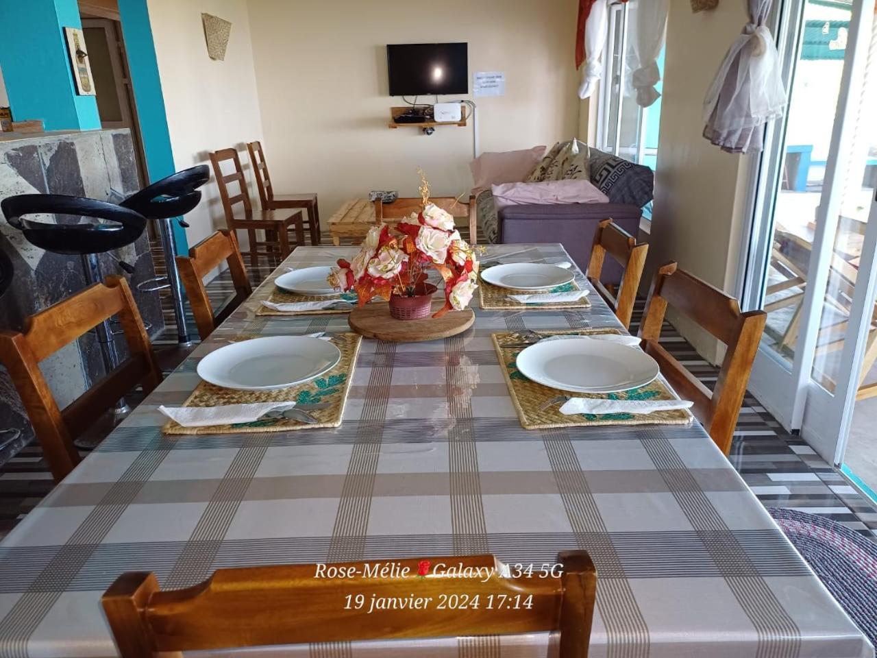 Вилла Chez Tonio Magic Ocean View Port South East Экстерьер фото