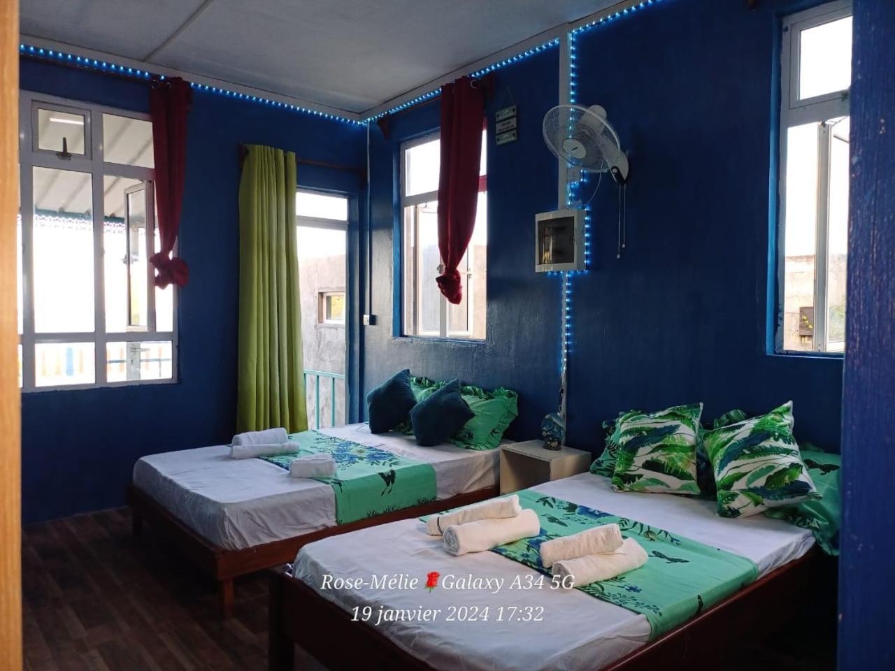 Вилла Chez Tonio Magic Ocean View Port South East Экстерьер фото