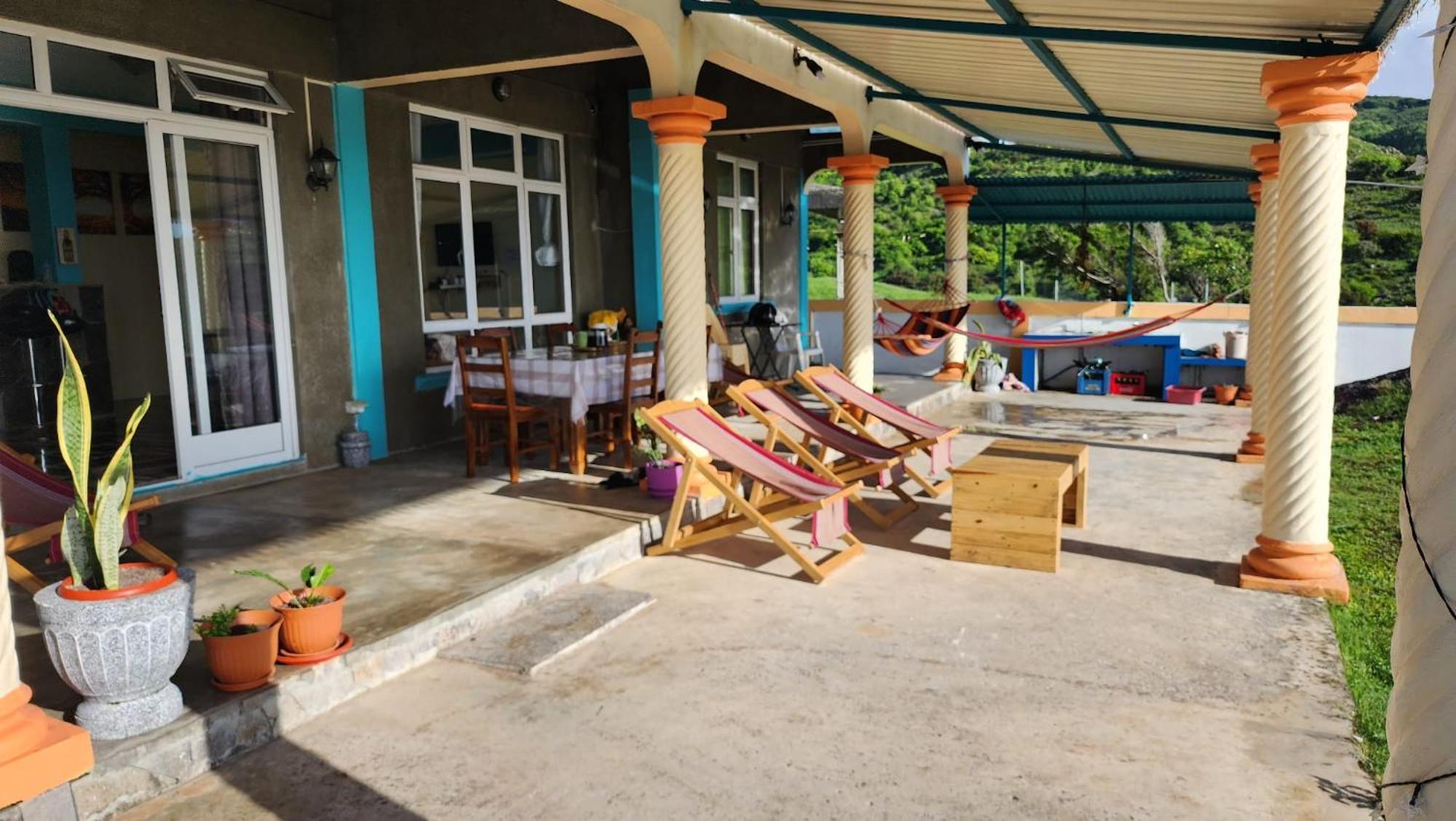 Вилла Chez Tonio Magic Ocean View Port South East Экстерьер фото